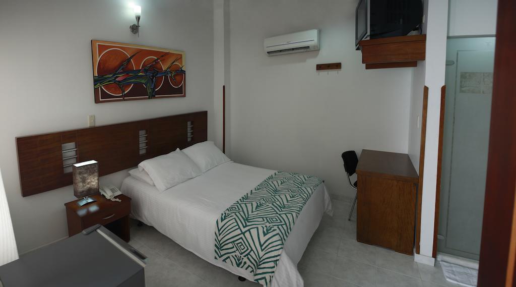 Hotel Barrancabermeja Plaza Habitación foto